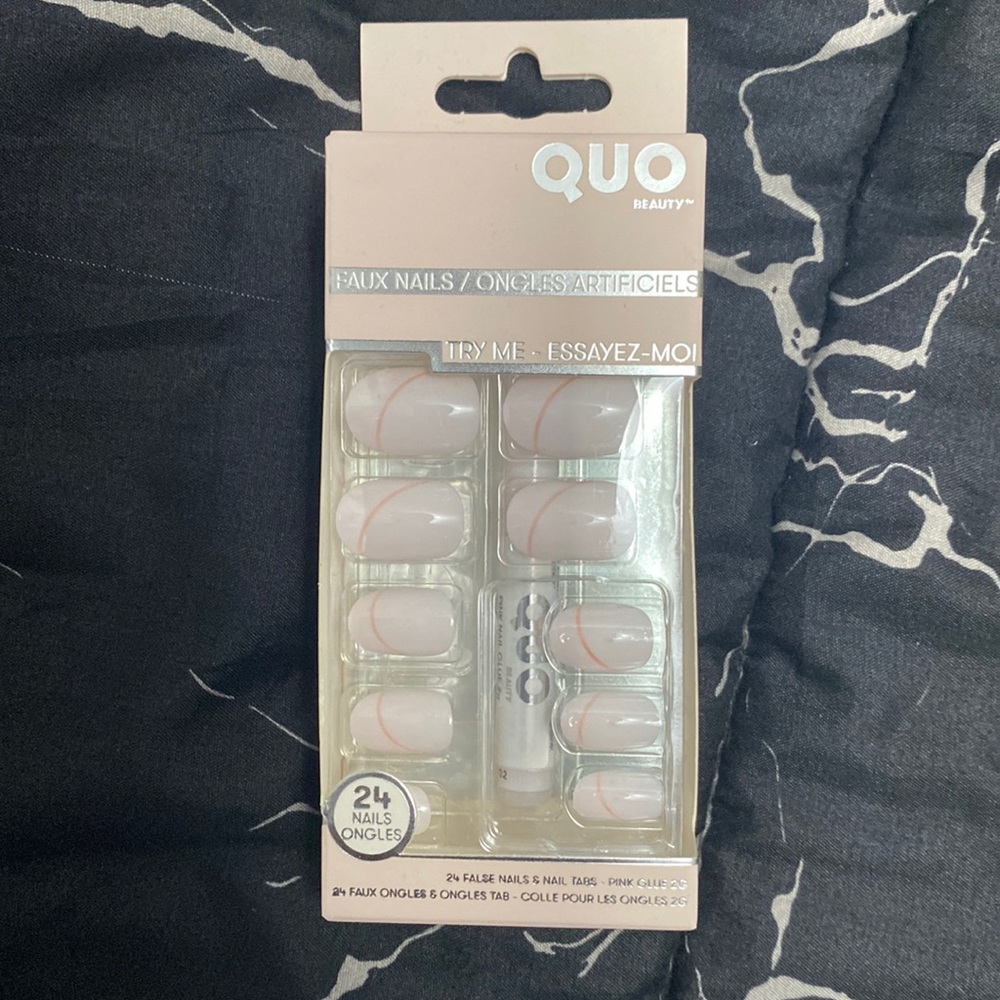 Press On Nails with glue